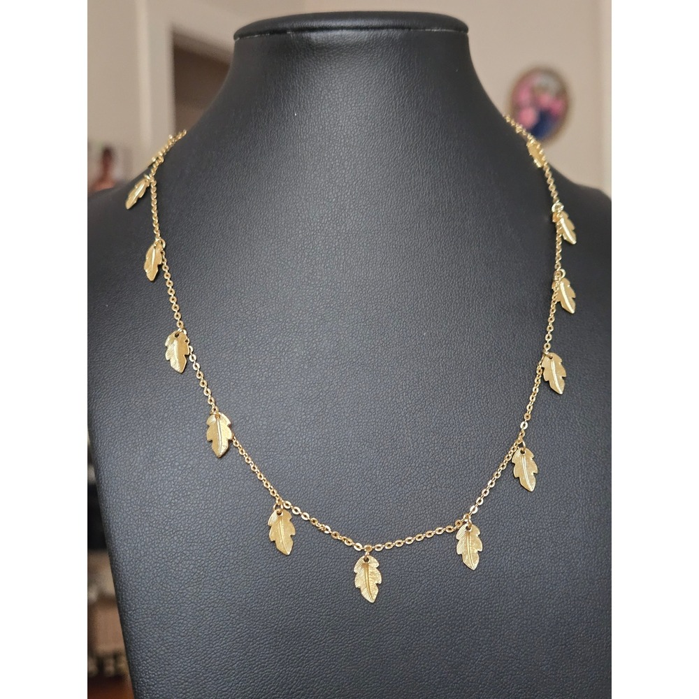 Avon Station Gold Tone Dainty Dangle Leaf Chain Necklace 16in" Vintage